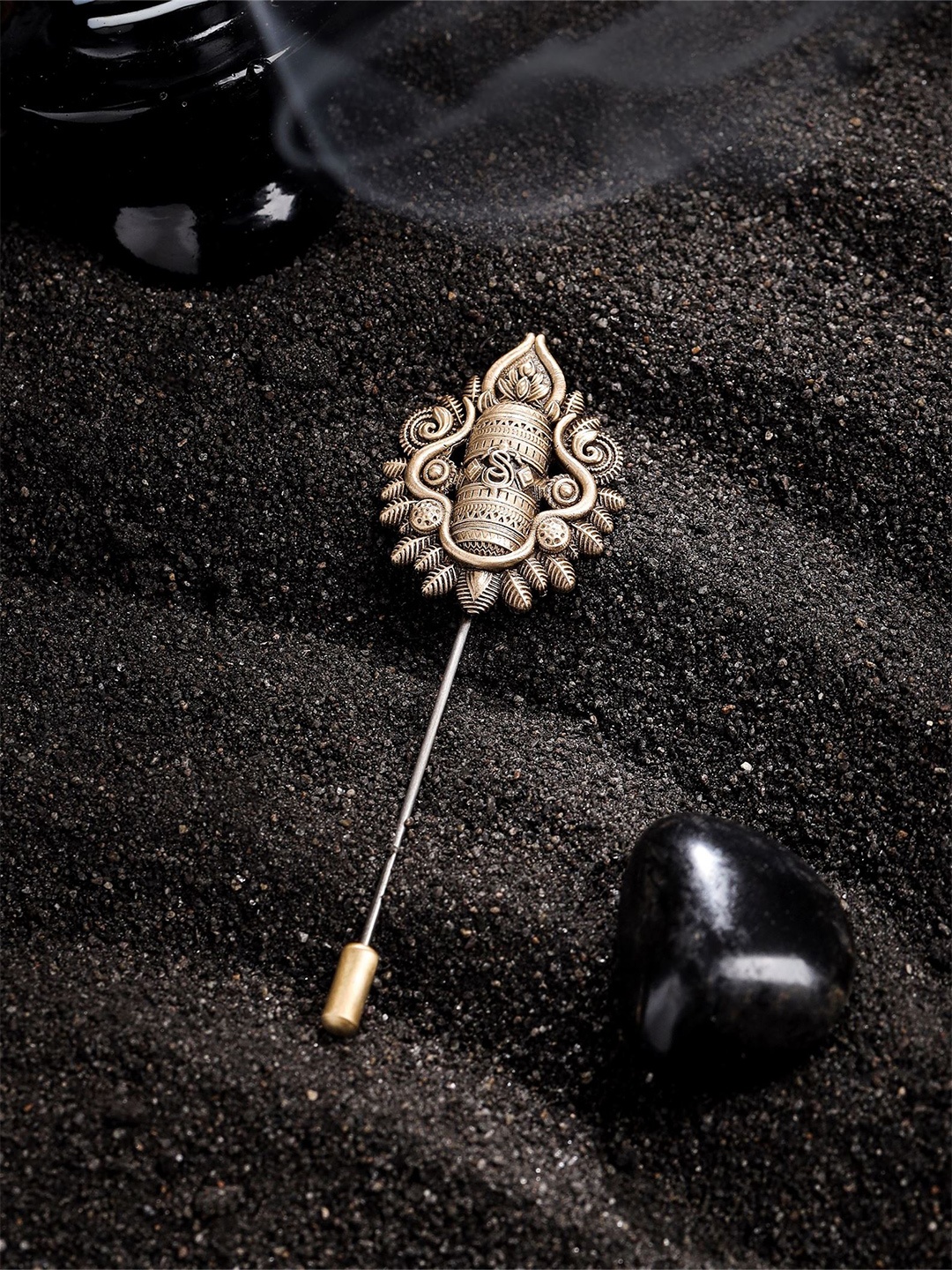 

COSA NOSTRAA Men Lapel Pin, Gold