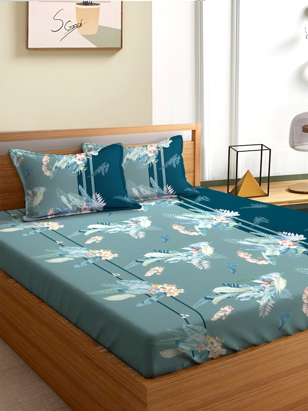 

Aura Green & White Floral 180 TC Queen Bedsheet With 2 Pillow Covers