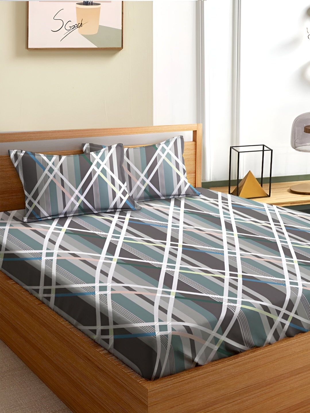 Aura Grey & White Geometric 180 TC Queen Bedsheet With 2 Pillow Covers