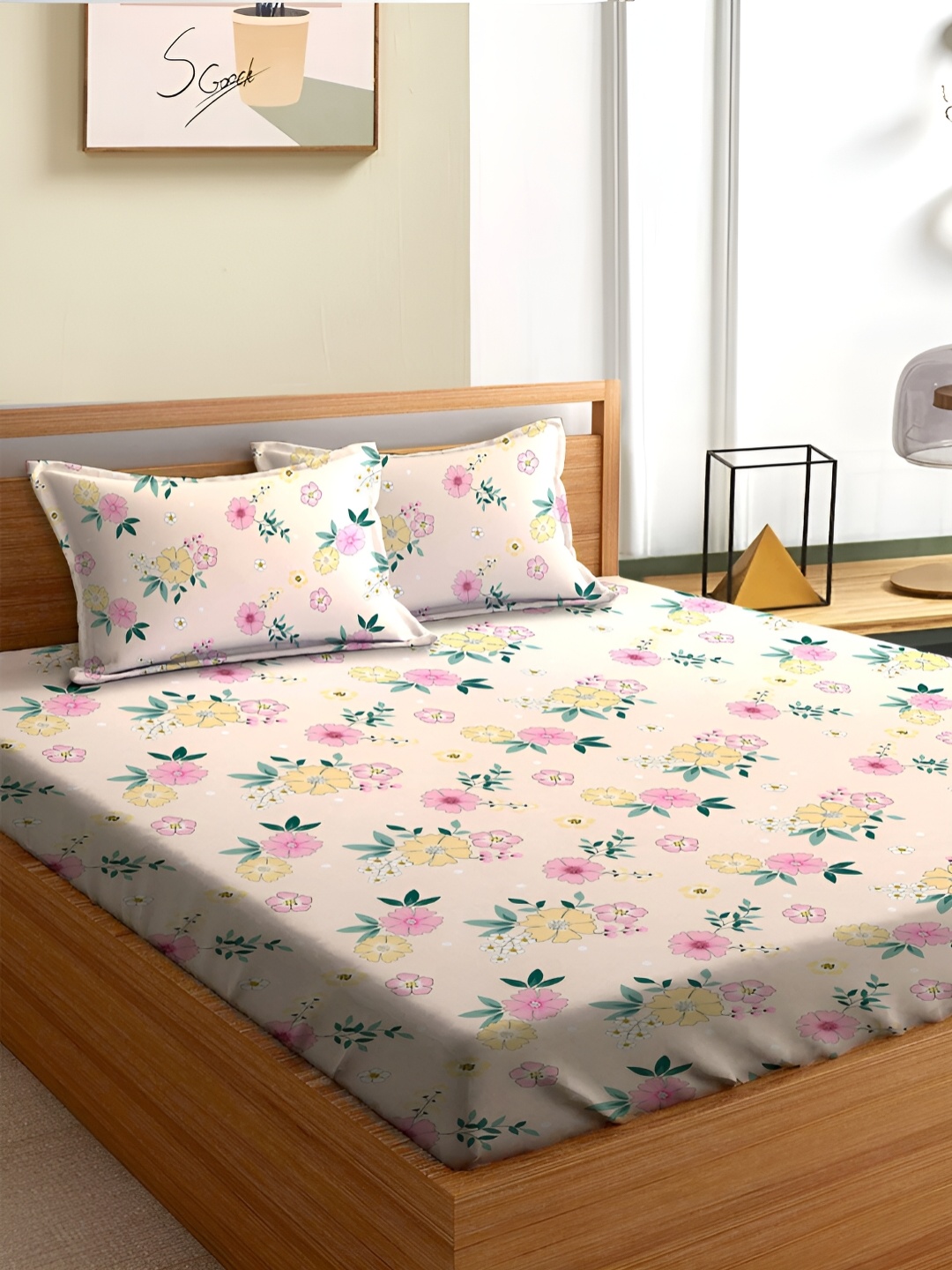 

Aura Peach & Green Floral 180 TC Queen Bedsheet With 2 Pillow Covers