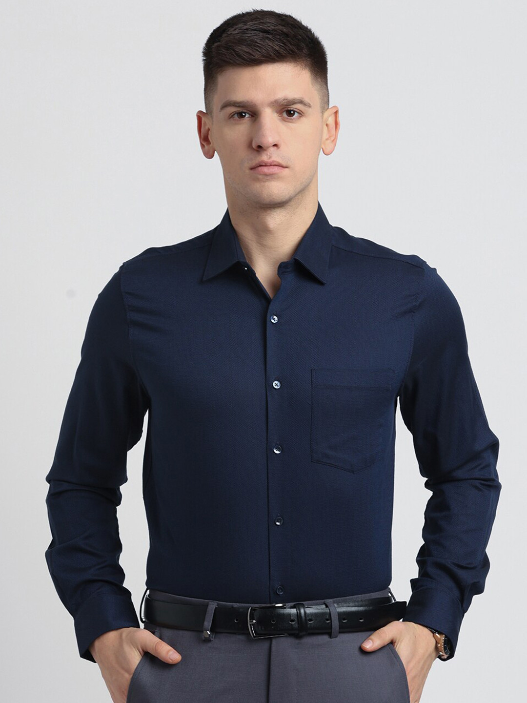 

Turtle Spread Collar Standard Slim Fit Cotton Opaque Formal Shirt, Navy blue