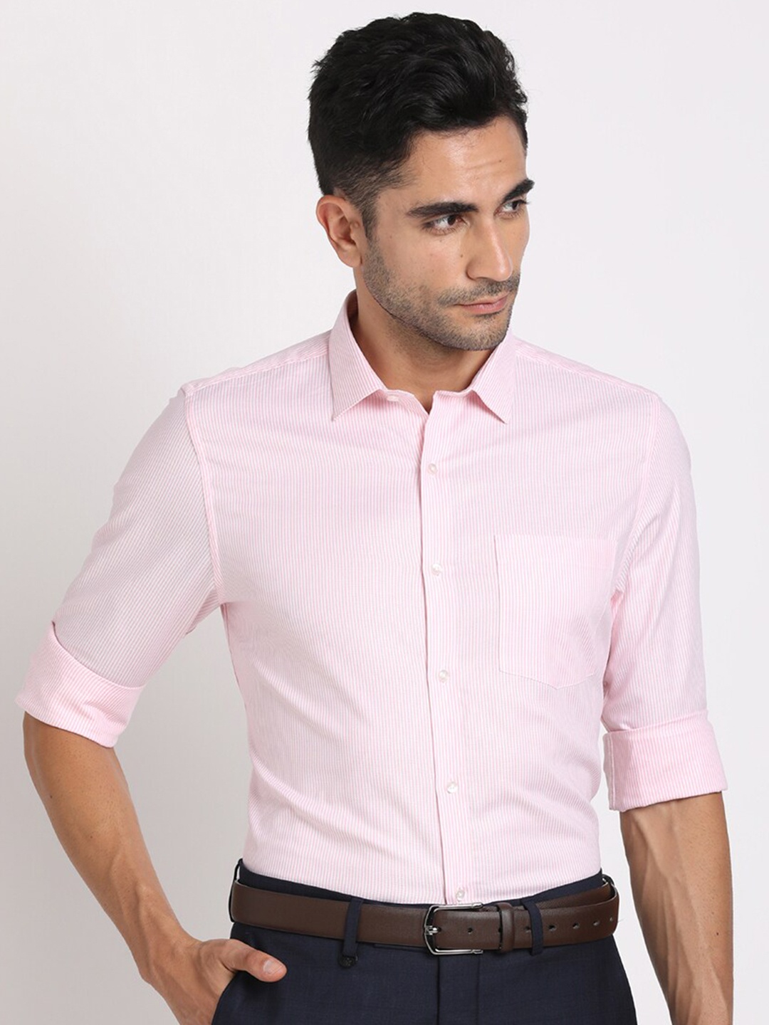 

Turtle Standard Slim Fit Vertical Striped Spread Collar Pure Cotton Formal Shirt, Pink