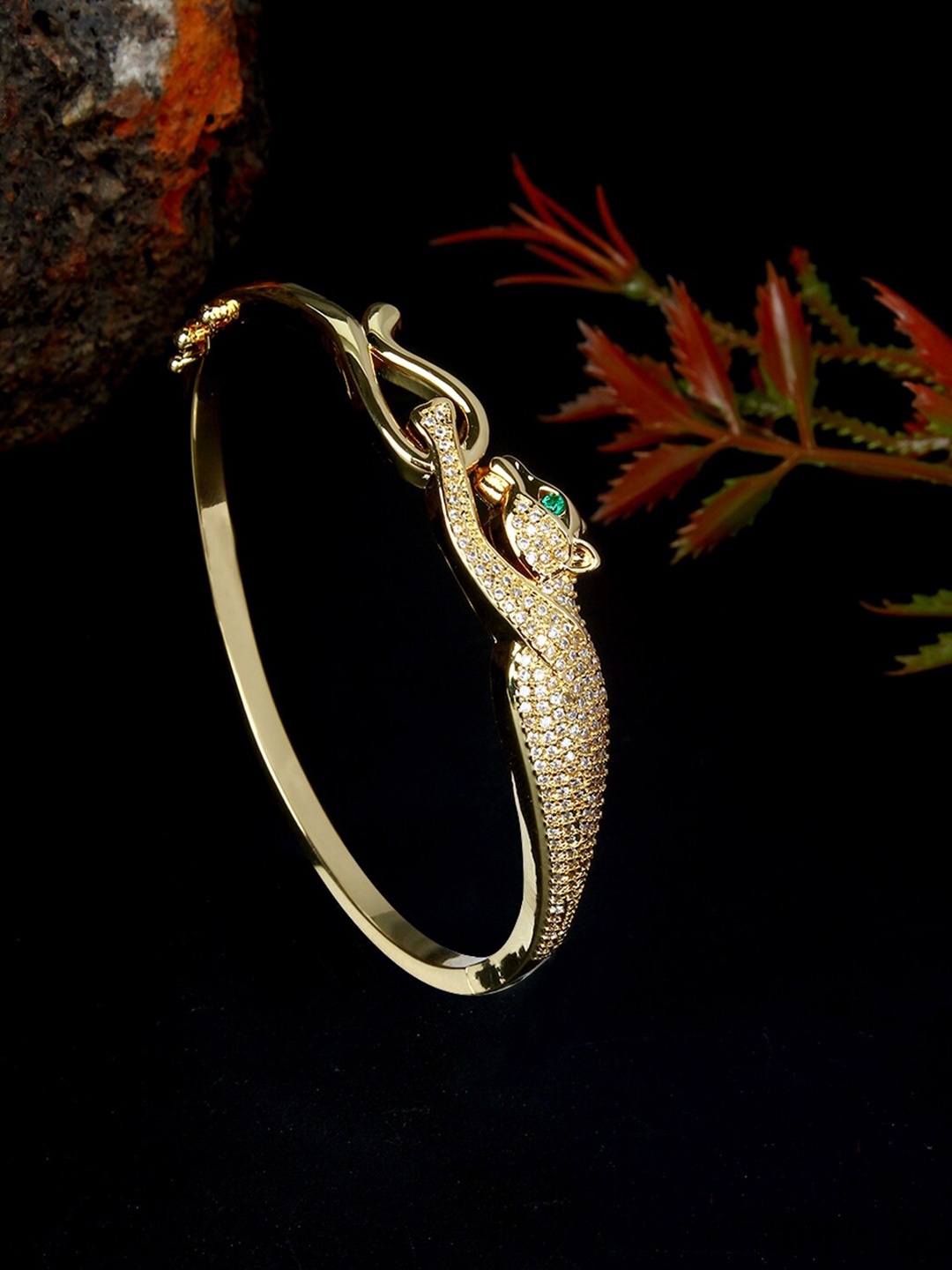 

DressBerry Gold-Plated Cubic Zirconia-Studded Bangle-Style Bracelet