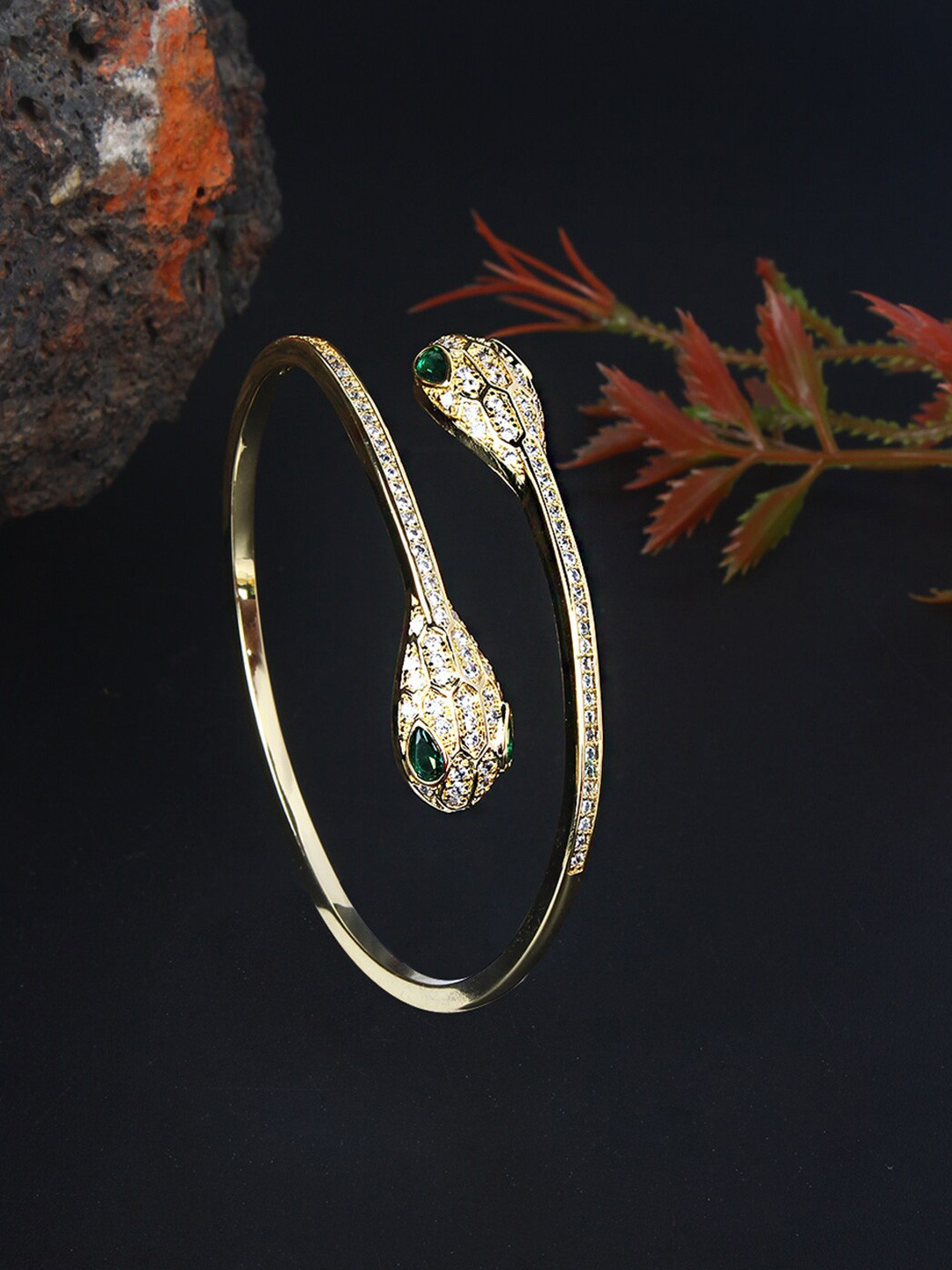 

DressBerry Cubic Zirconia Gold-Plated Bangle-Style Bracelet