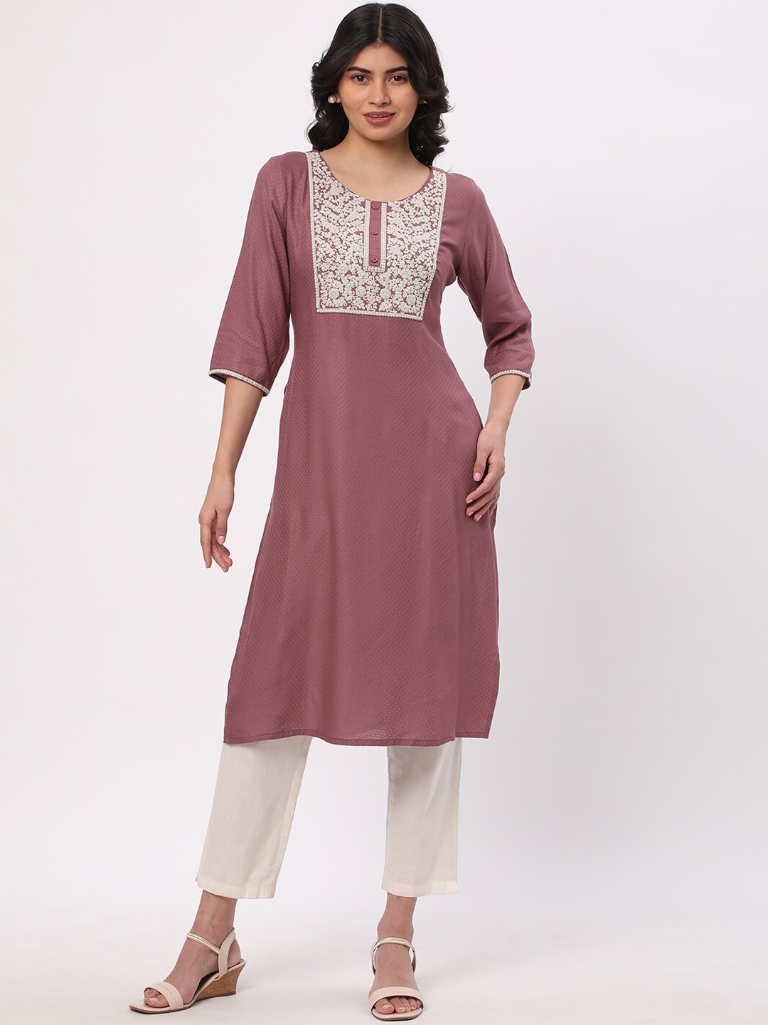 

R&B Floral Embroidered Round Neck Kurta, Pink