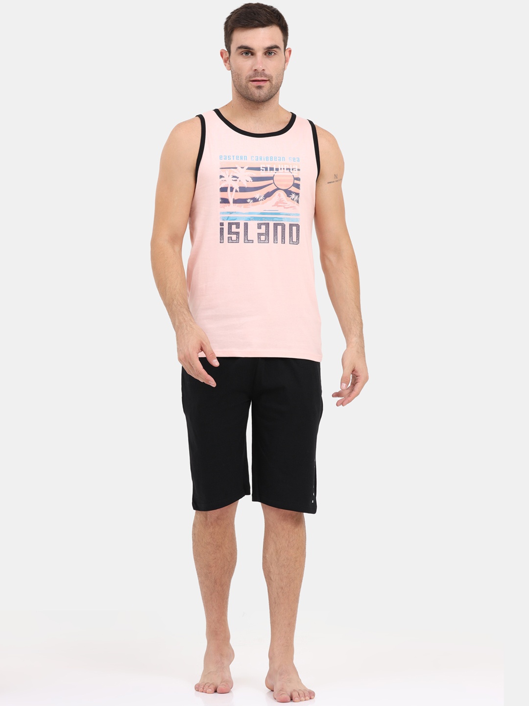 

Masculino Latino Typography Printed Sleeveless Pure Cotton Night suit, Pink