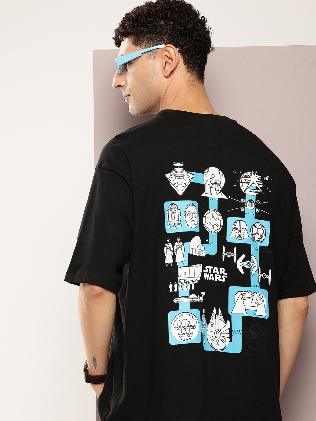 

Kook N Keech Star Wars Printed Drop-Shoulder Sleeves Pure Cotton Oversized T-shirt, Black
