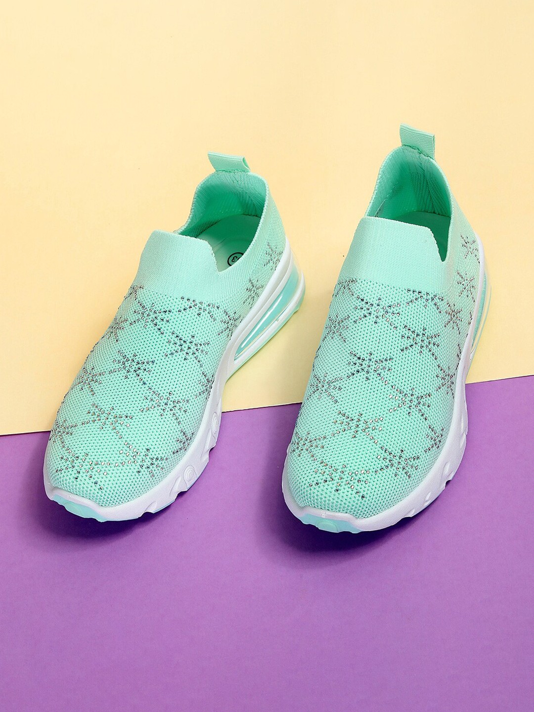 

max Girls Textured Slip-On Running Shoes, Green
