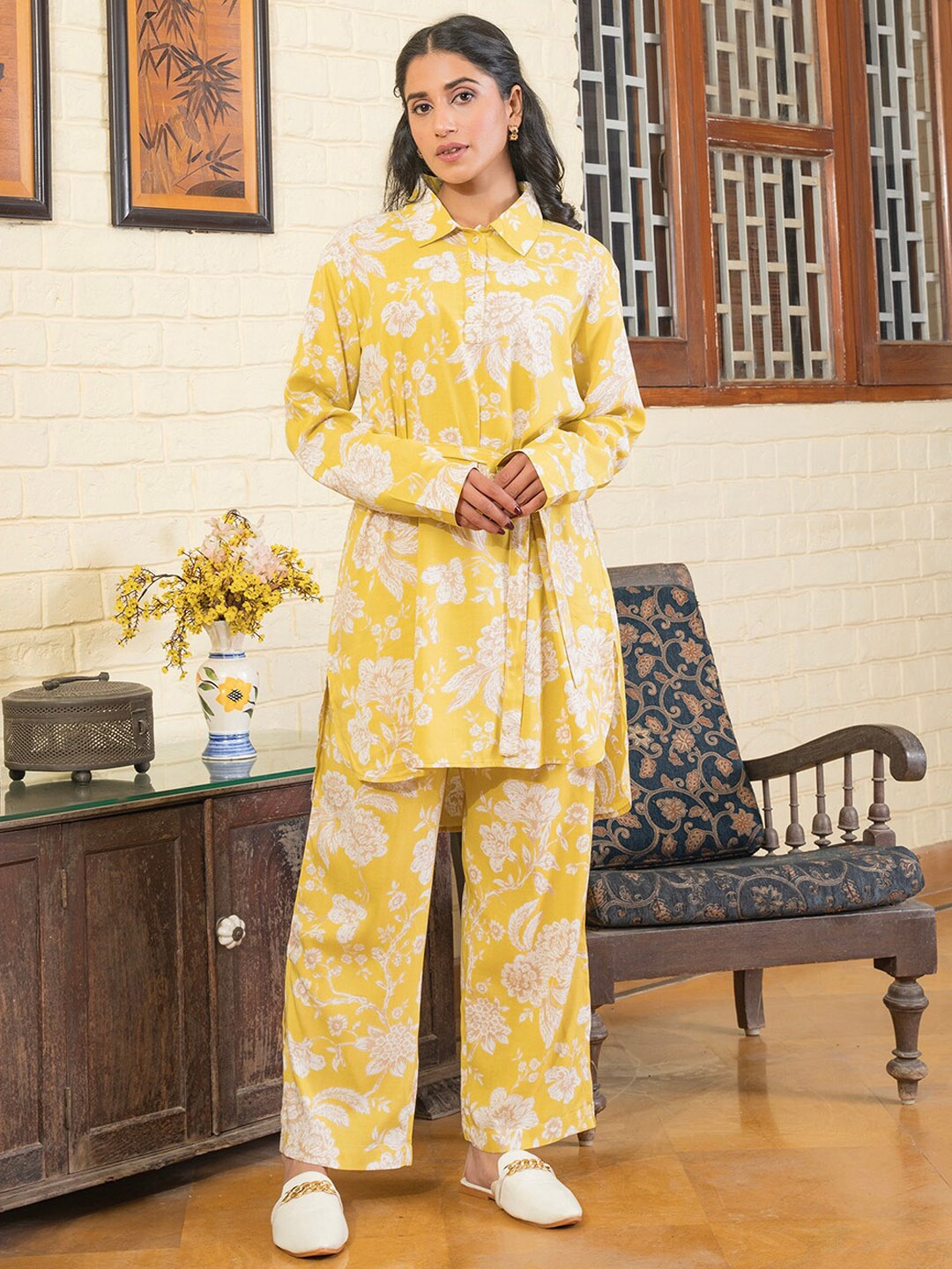 

SANSKRUTIHOMES Printed Shirt Collar Tunic With Trousers Co-Ords, Yellow