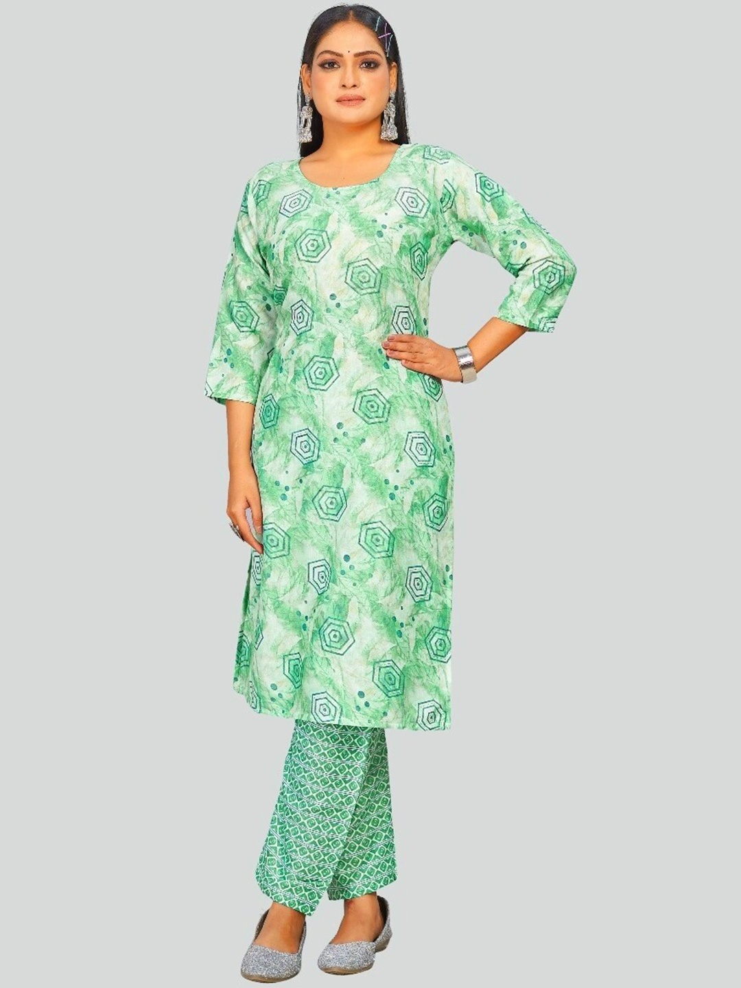 

S.K.C Geometric Printed Straight Kurta with Trousers, Green