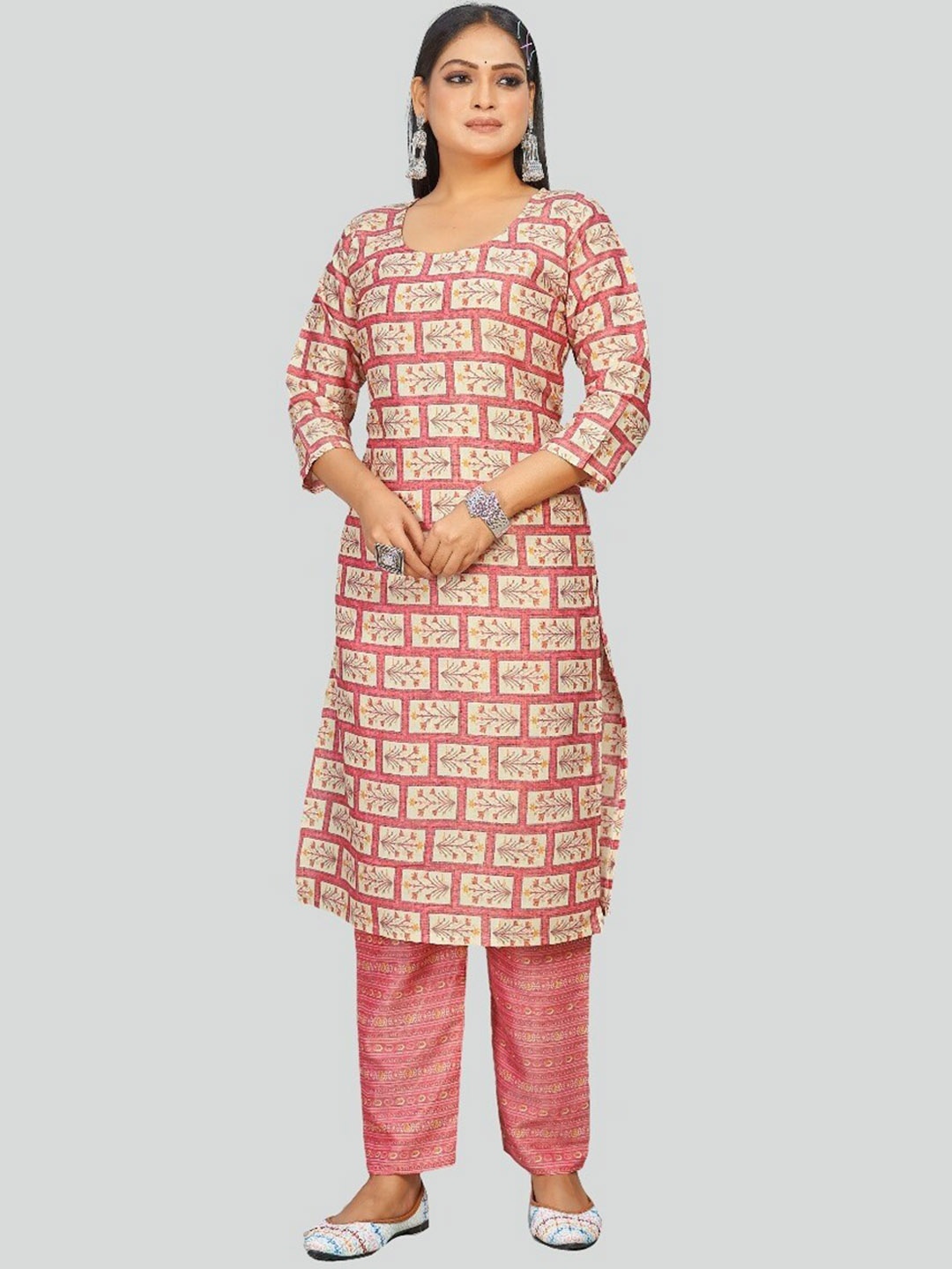 

S.K.C Floral Printed Straight Kurta with Trousers, Pink