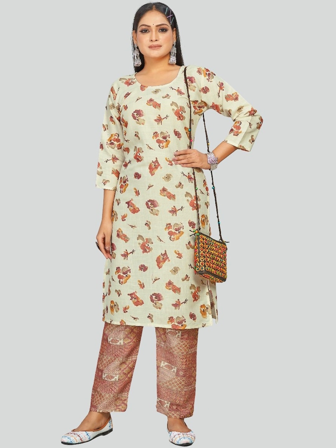 

S.K.C Floral Printed Regular Kurta With Trousers, Red