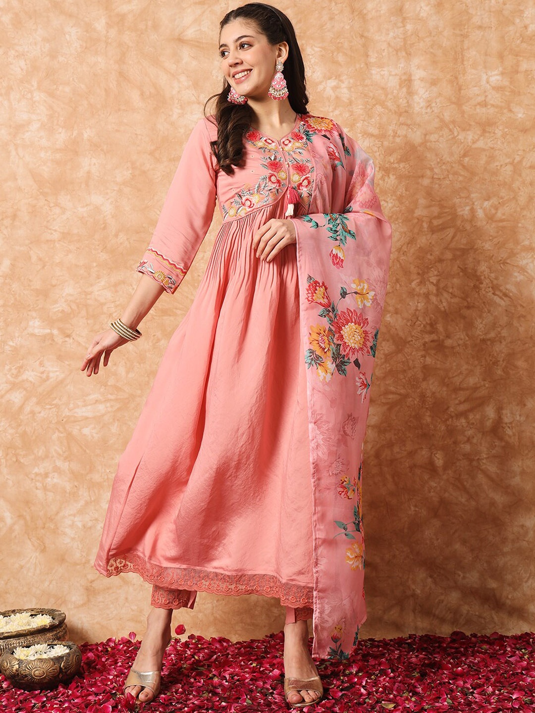 

CaniBani Floral Yoke Design Thread Work Empire Kurta With Trouser & Dupatta, Pink
