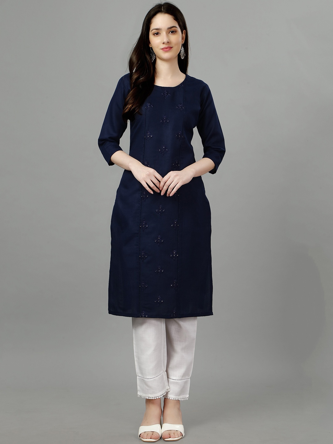 

STRICHARITRA Floral Embroidered Sequinned Cotton Straight Kurta, Navy blue