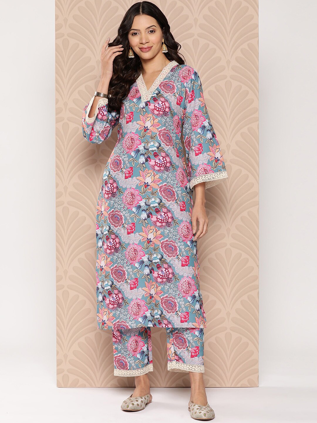 

KALINI Floral Printed Kurta With Trousers, Blue