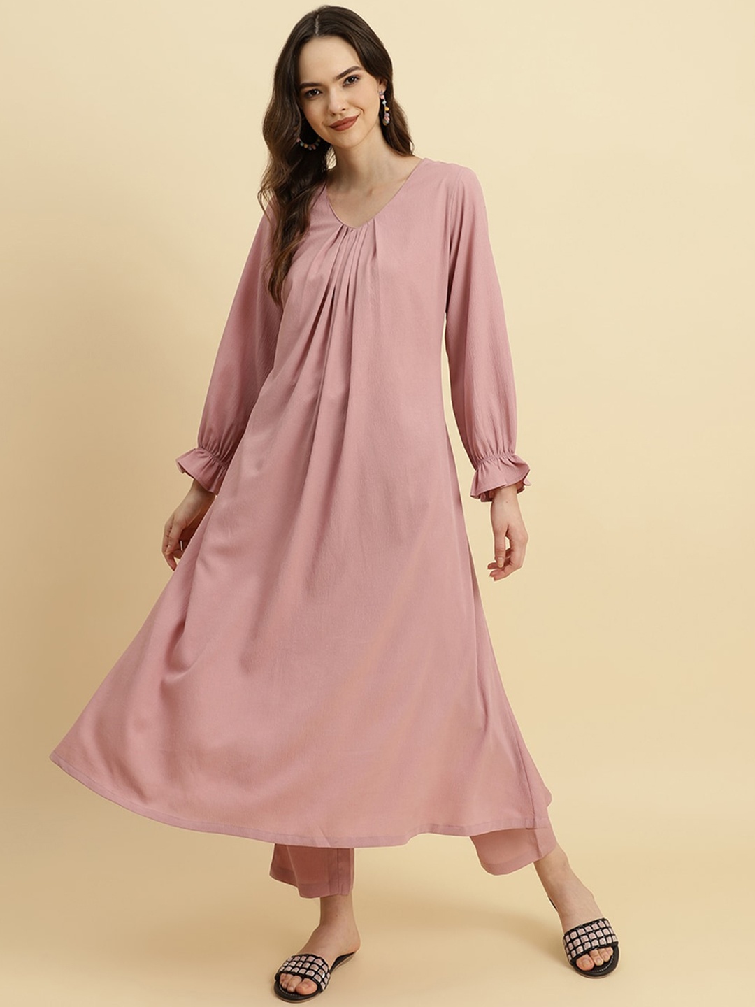

KALINI V-Neck Kurta With Trouser, Mauve