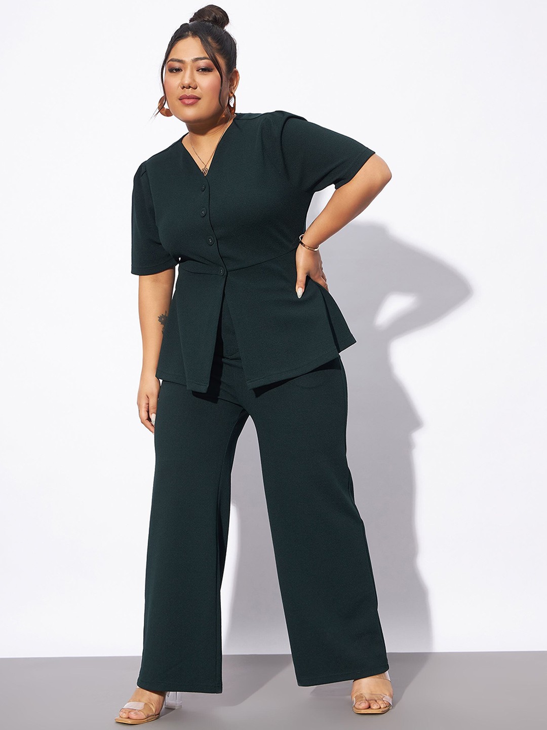 

SASSAFRAS Curve Plus Size V-Neck Top With Trousers, Green