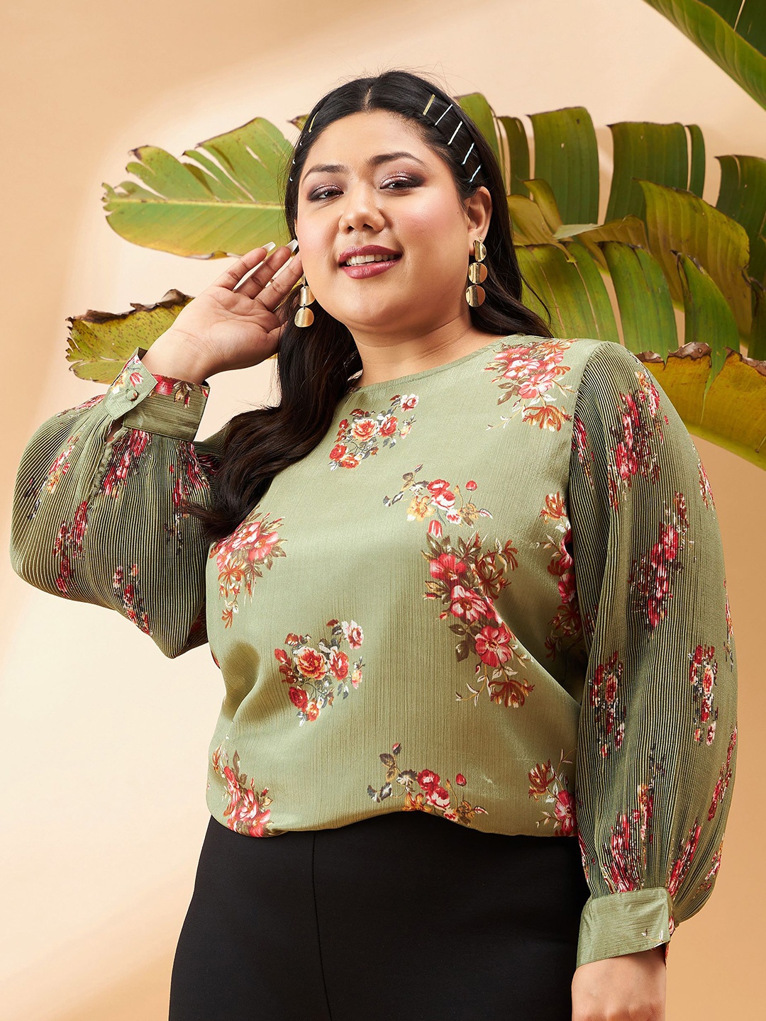 

SASSAFRAS Curve Plus Size Floral Printed Cuffed Sleeves Top, Green