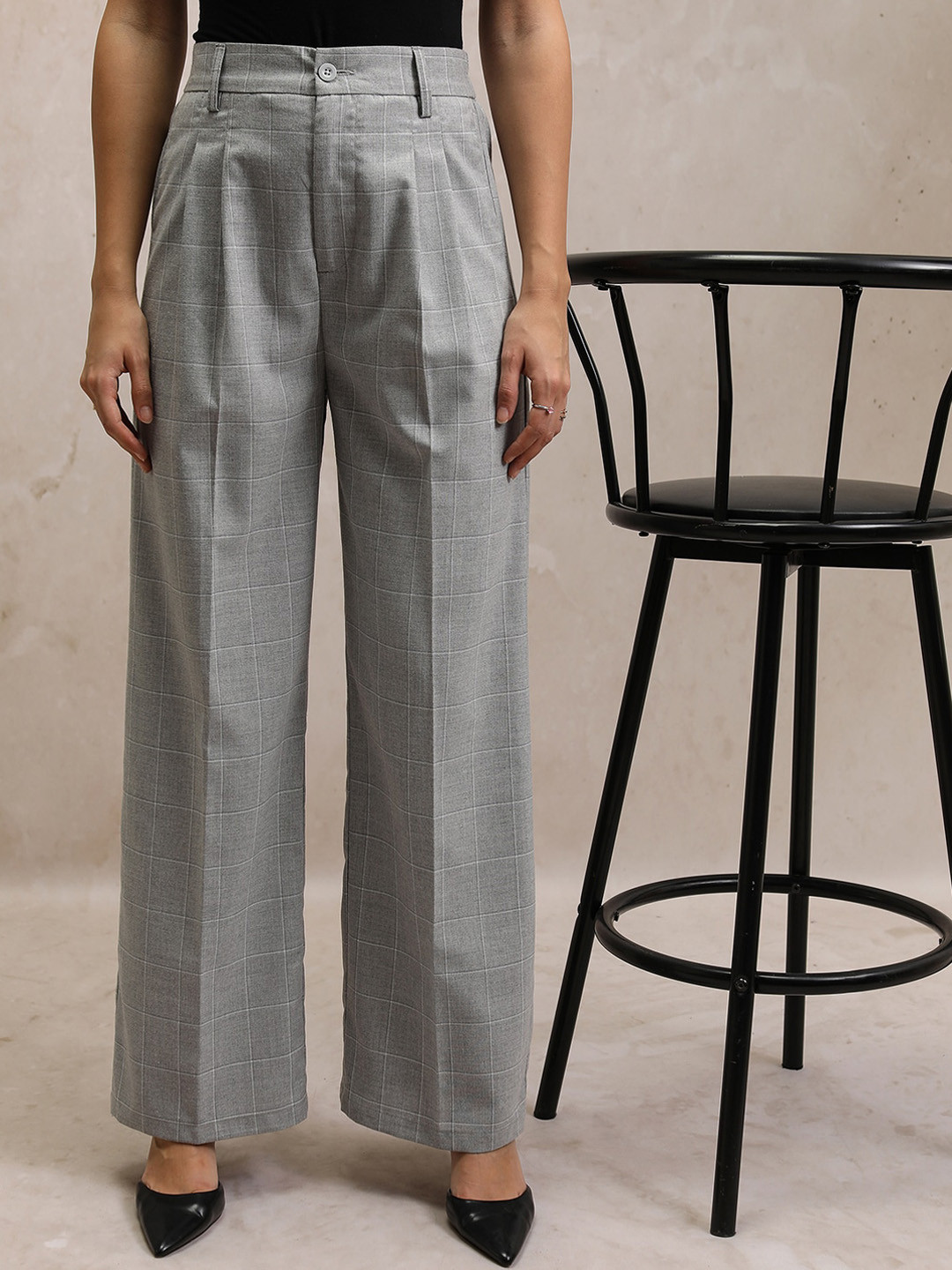 

Tokyo Talkies Women Mid-Rise Pleated Trousers, Grey