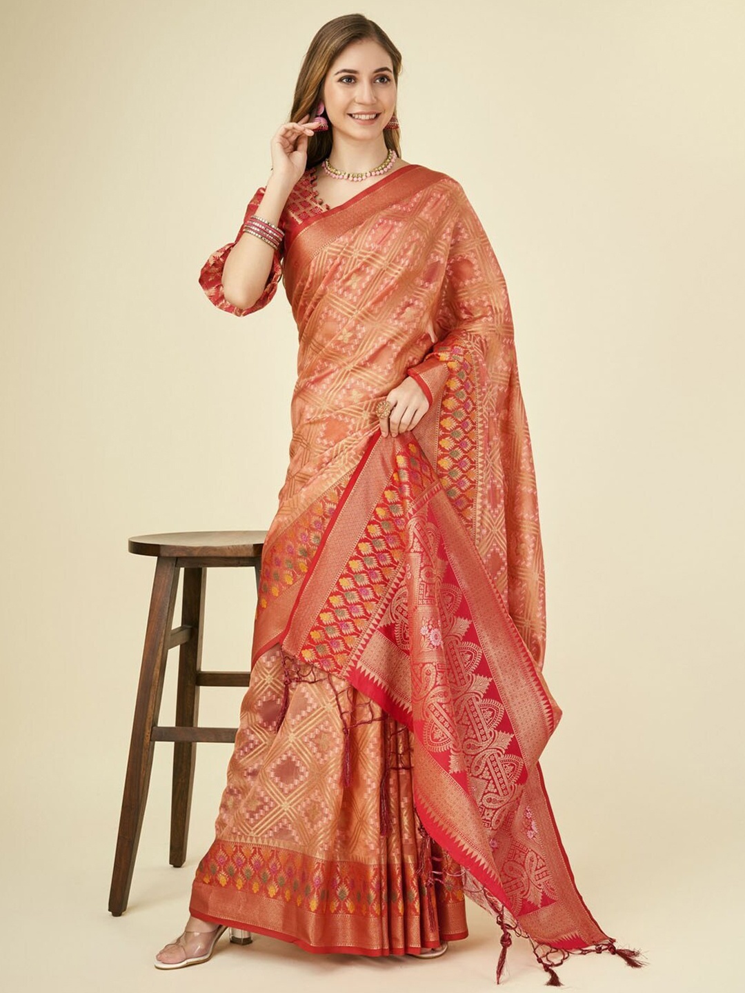 

Mitera Ethnic Motifs Woven Design Zari Banarasi Saree, Peach