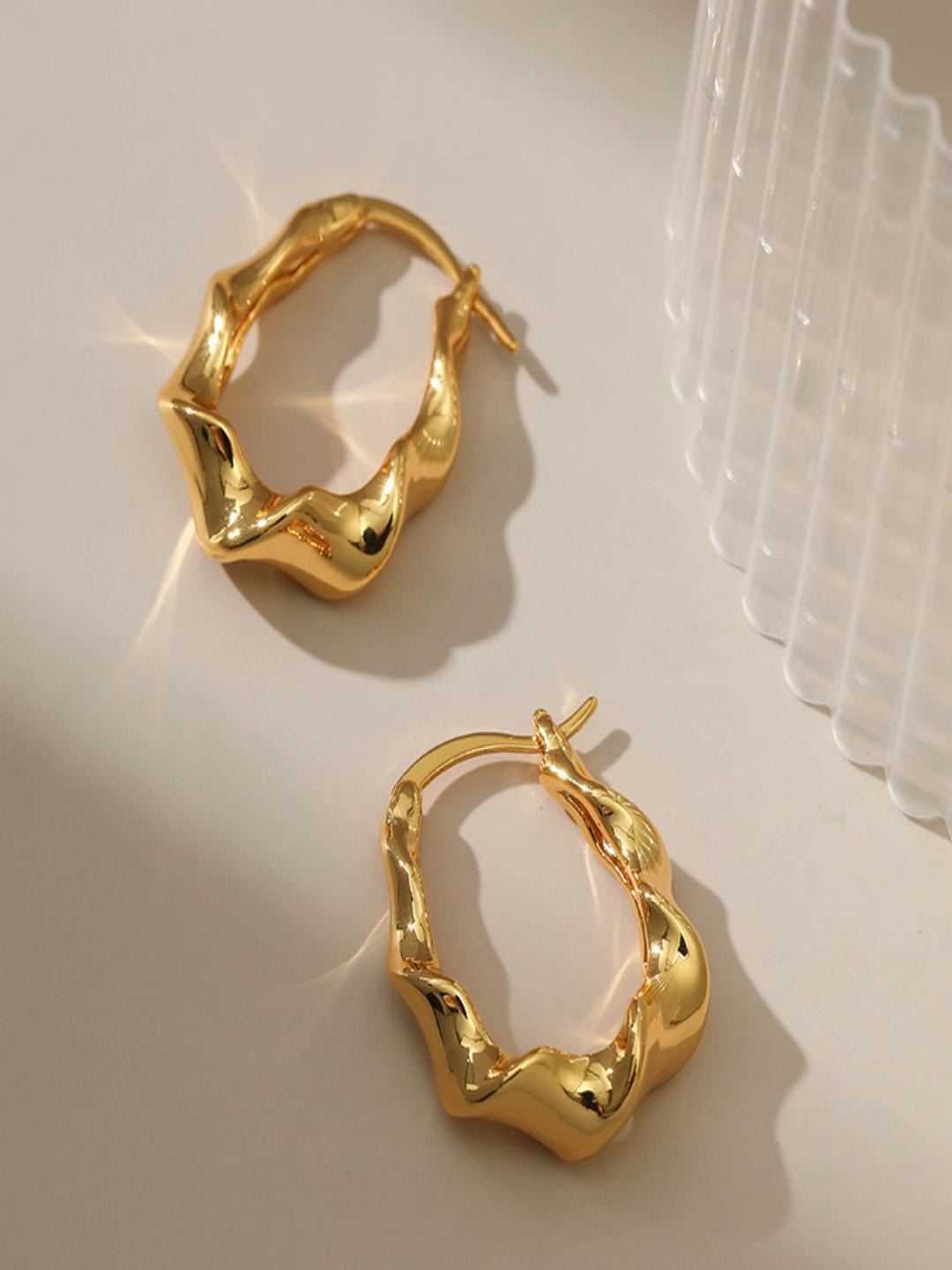 

AQUASTREET 18K Gold Plated Waterproof Anti Tarnish Wavy Hoop Earrings