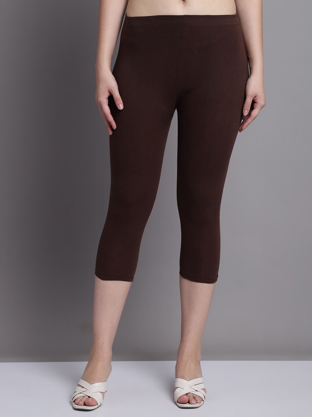 

GRACIT Women Skinny Fit Mid-Rise Capris, Brown