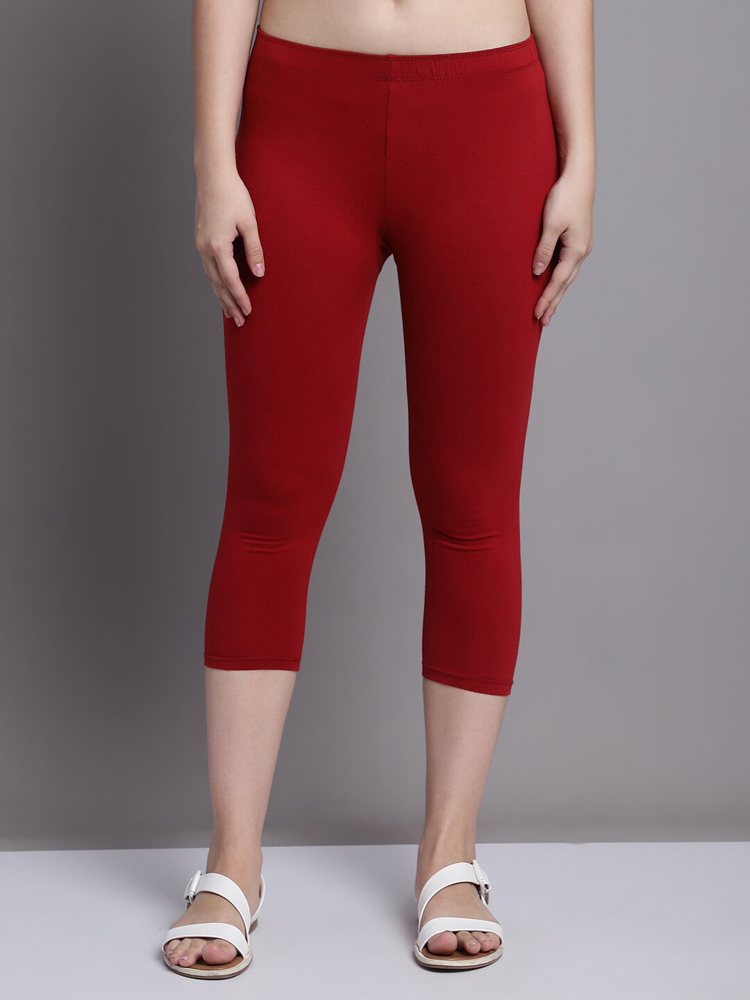 

GRACIT Women Skinny Fit Mid-Rise Capris, Maroon
