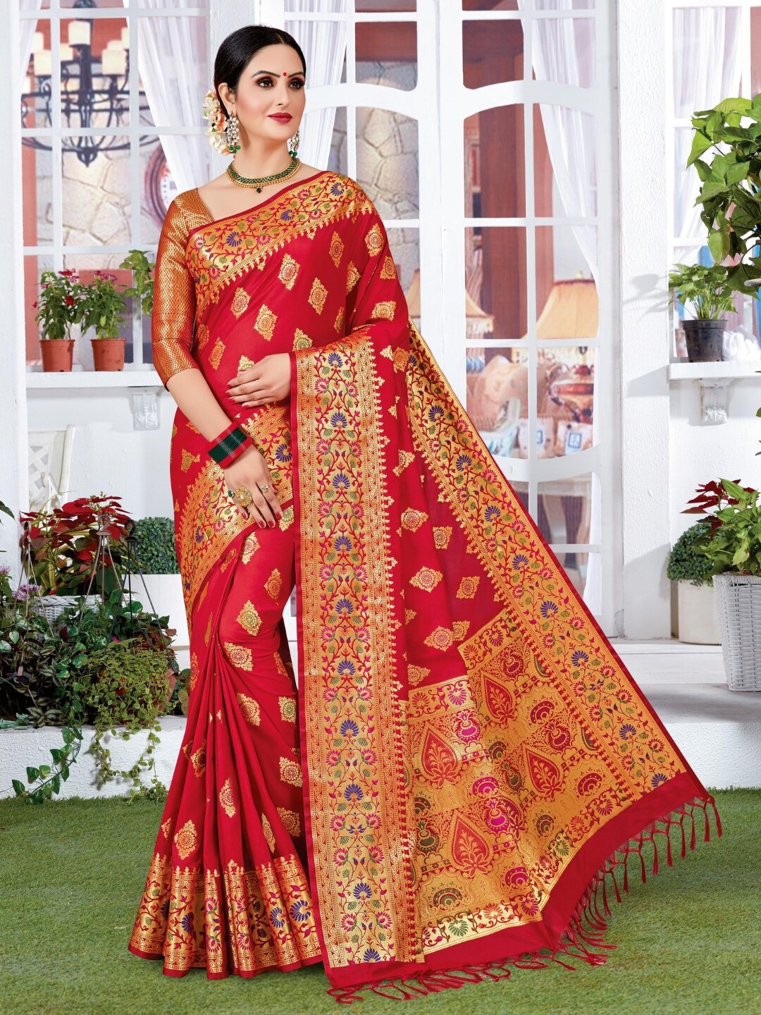 

Mitera Ethnic Motifs Woven Design Zari Banarasi Saree, Red