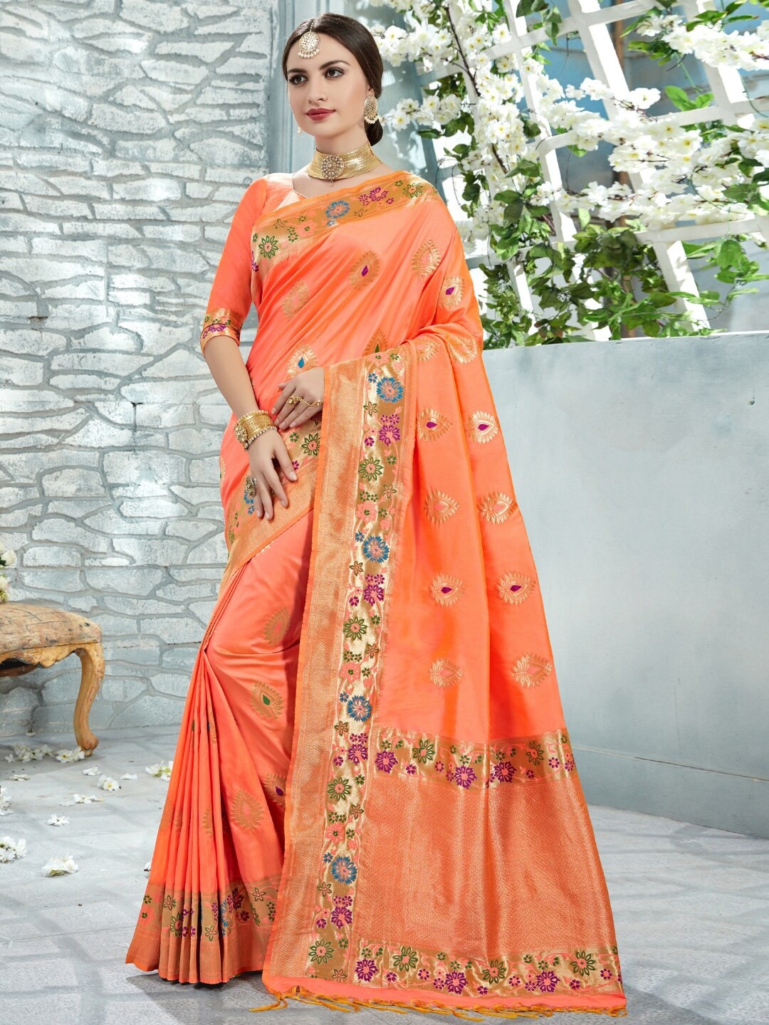 

Mitera Floral Woven Design Zari Saree, Coral