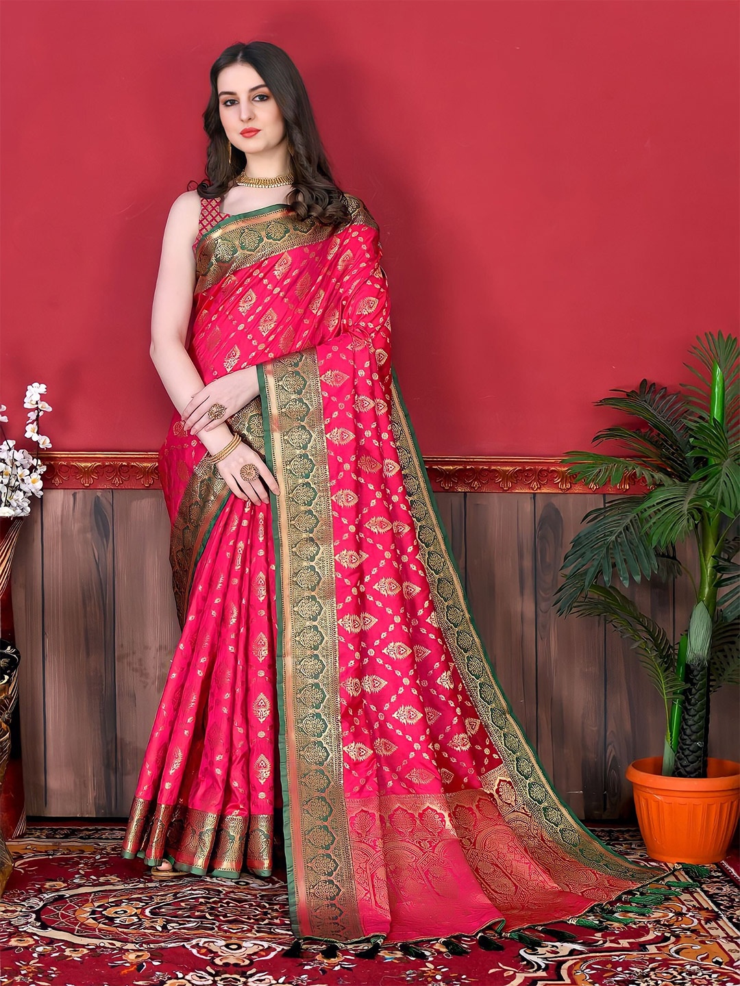 

Mitera Pink Ethnic Motifs Woven Design Zari Banarasi Saree