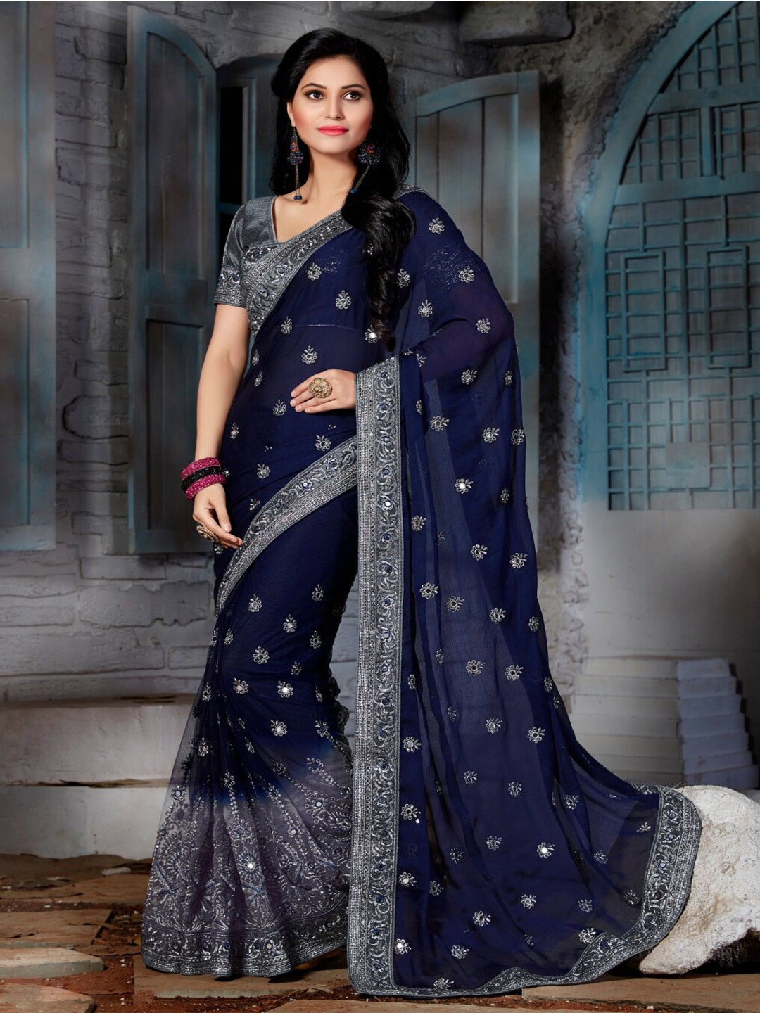 

Mitera Ethnic Motifs Embroidered Saree, Navy blue