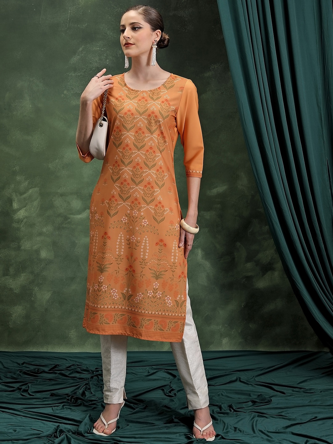 

KETCH Ethnic Motifs Printed Straight Kurta, Orange