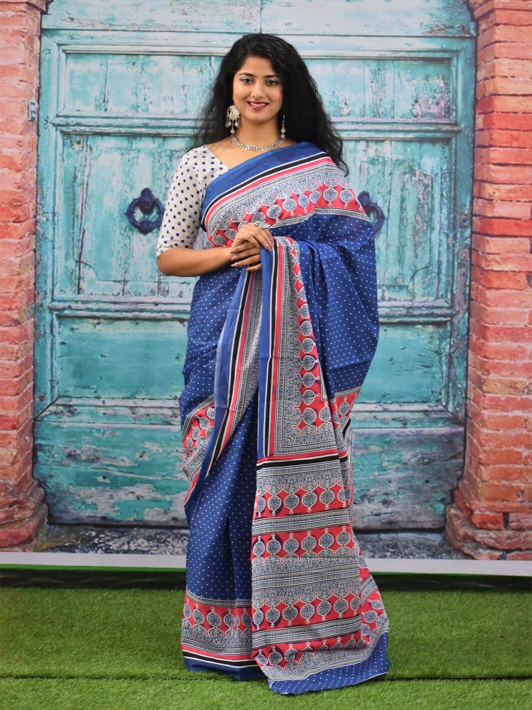 

JALTHER Geometric Block Print Jaipuri Pure Cotton Mulmul Saree, Blue