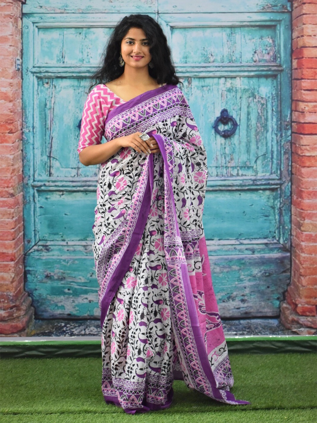 

JALTHER Floral Printed Pure Cotton Block Print Saree, Purple