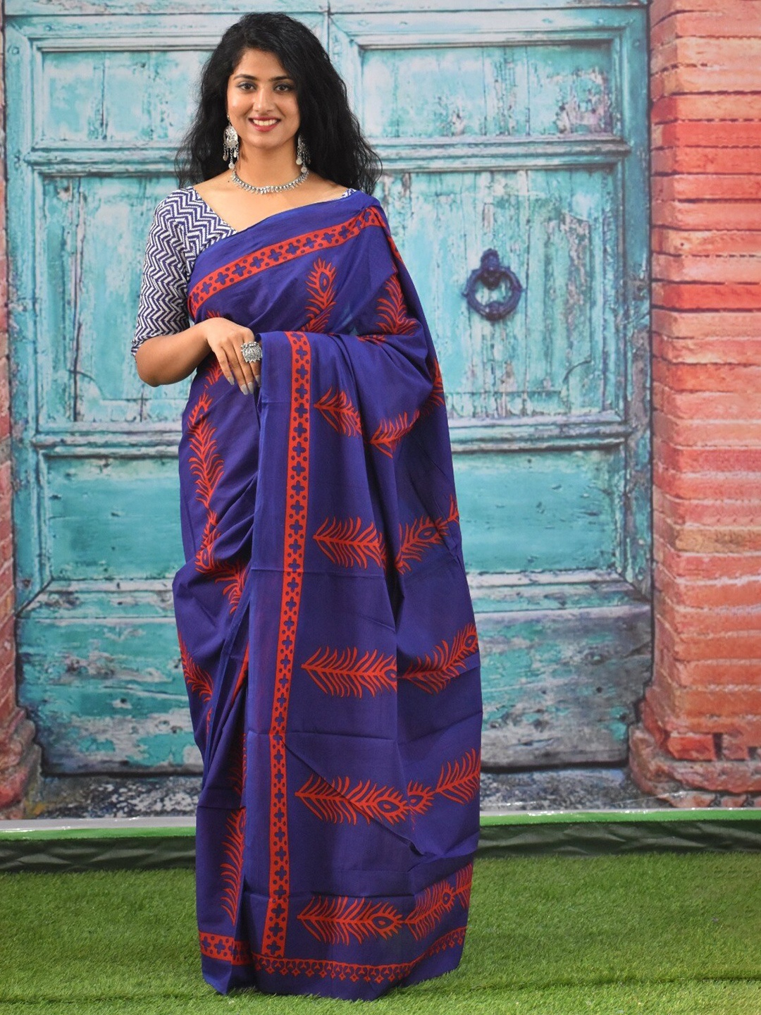 

JALTHER Ethnic Motifs Printed Jaipuri Pure Cotton Mulmul Block Print Saree, Navy blue