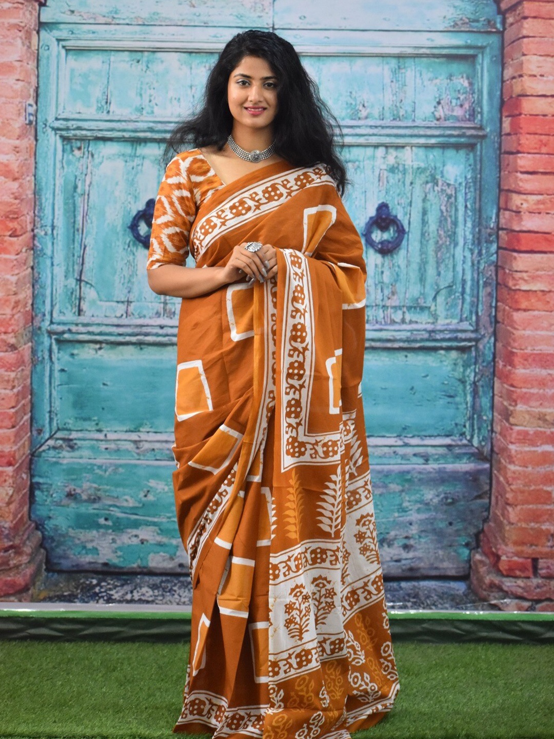 

JALTHER Ethnic Motifs Printed Pure Cotton Block Print Saree, Mustard