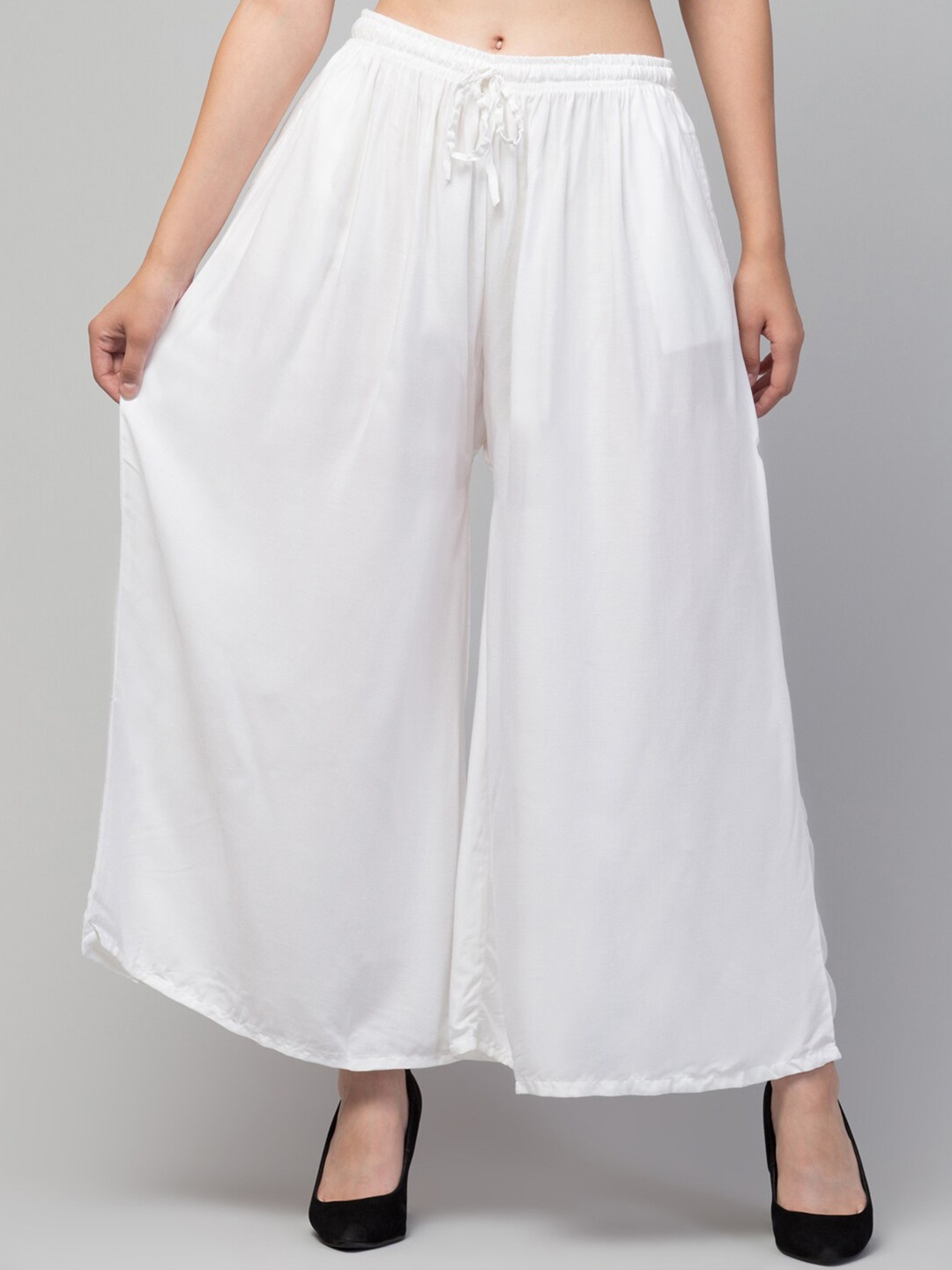 

Trend Level Mid-Rise Flared Fit Palazzos, White
