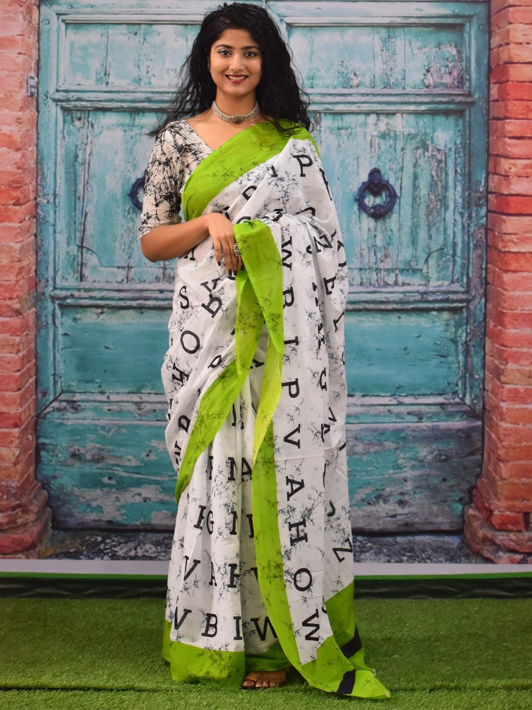 

JALTHER Typography Block Print Jaipuri Pure Cotton Mulmul Saree, Green