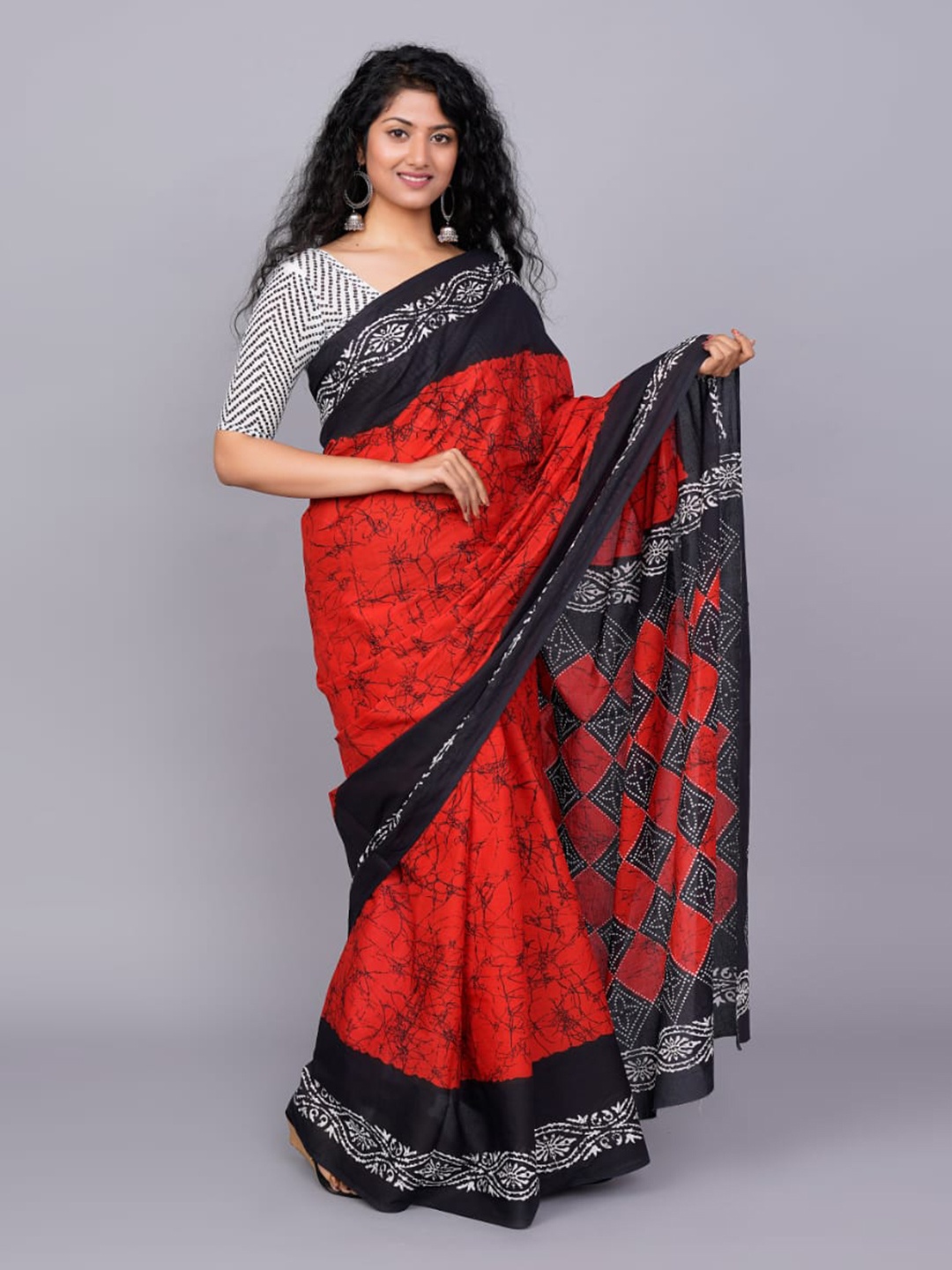 

JALTHER Abstract Printed Pure Cotton Block Print Saree, Red