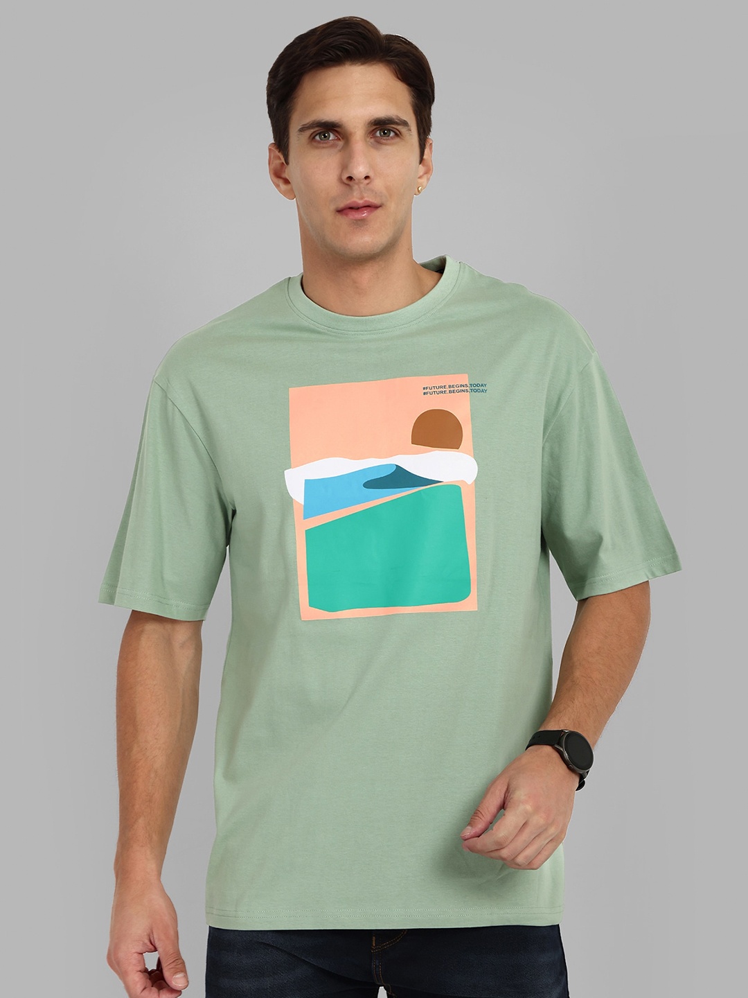 

TOMHIDDLE Graphic Printed Drop-Shoulder Sleeves Pure Cotton Oversized T-shirt, Olive