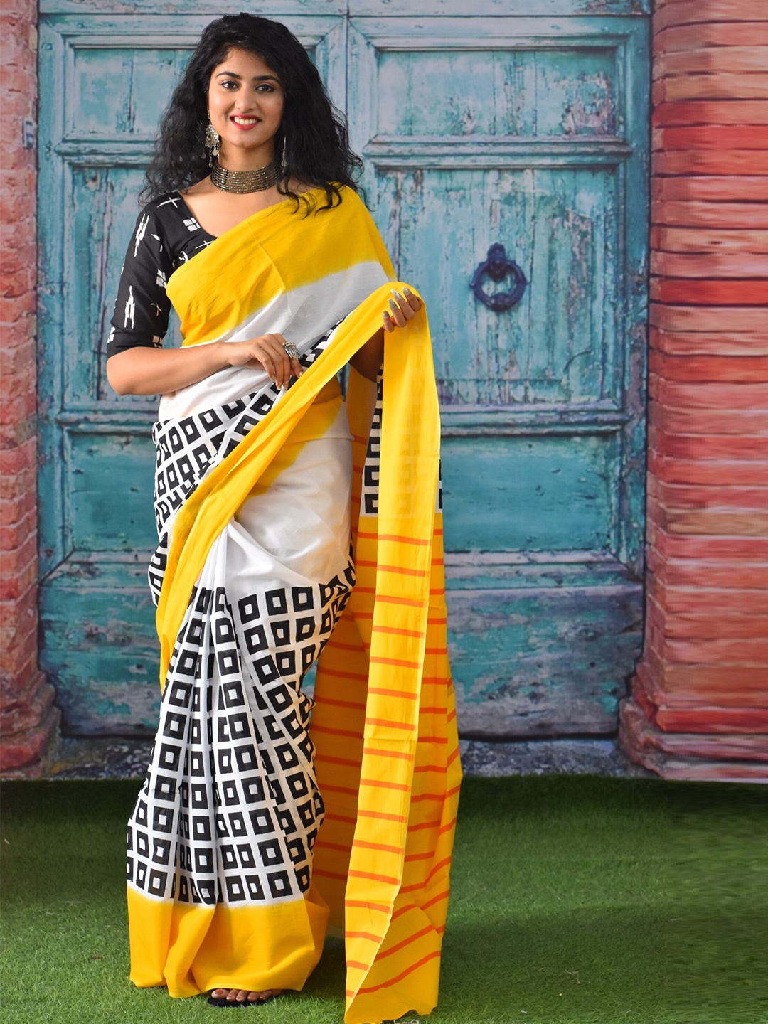 

JALTHER Geometric Printed Pure Cotton Block Print Saree, Yellow