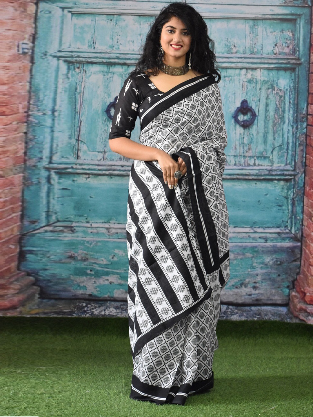 

JALTHER Ethnic Motifs Printed Pure Cotton Block Print Saree, Grey