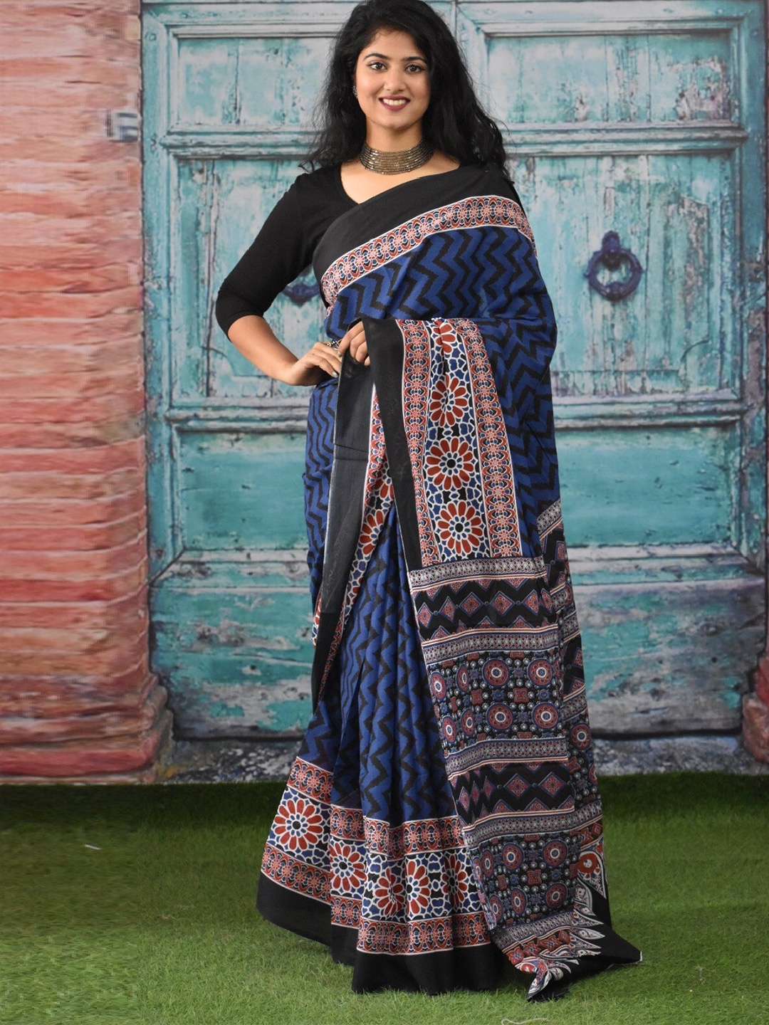 

JALTHER Geometric Printed Pure Cotton Block Print Saree, Blue