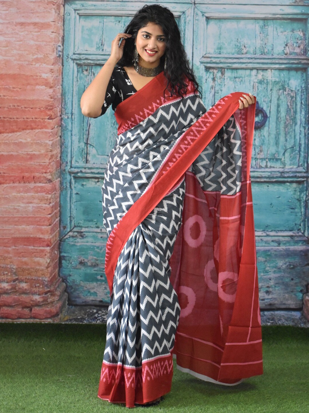 

JALTHER Geometric Printed Jaipuri Pure Cotton Mulmul Block Print Saree, Grey