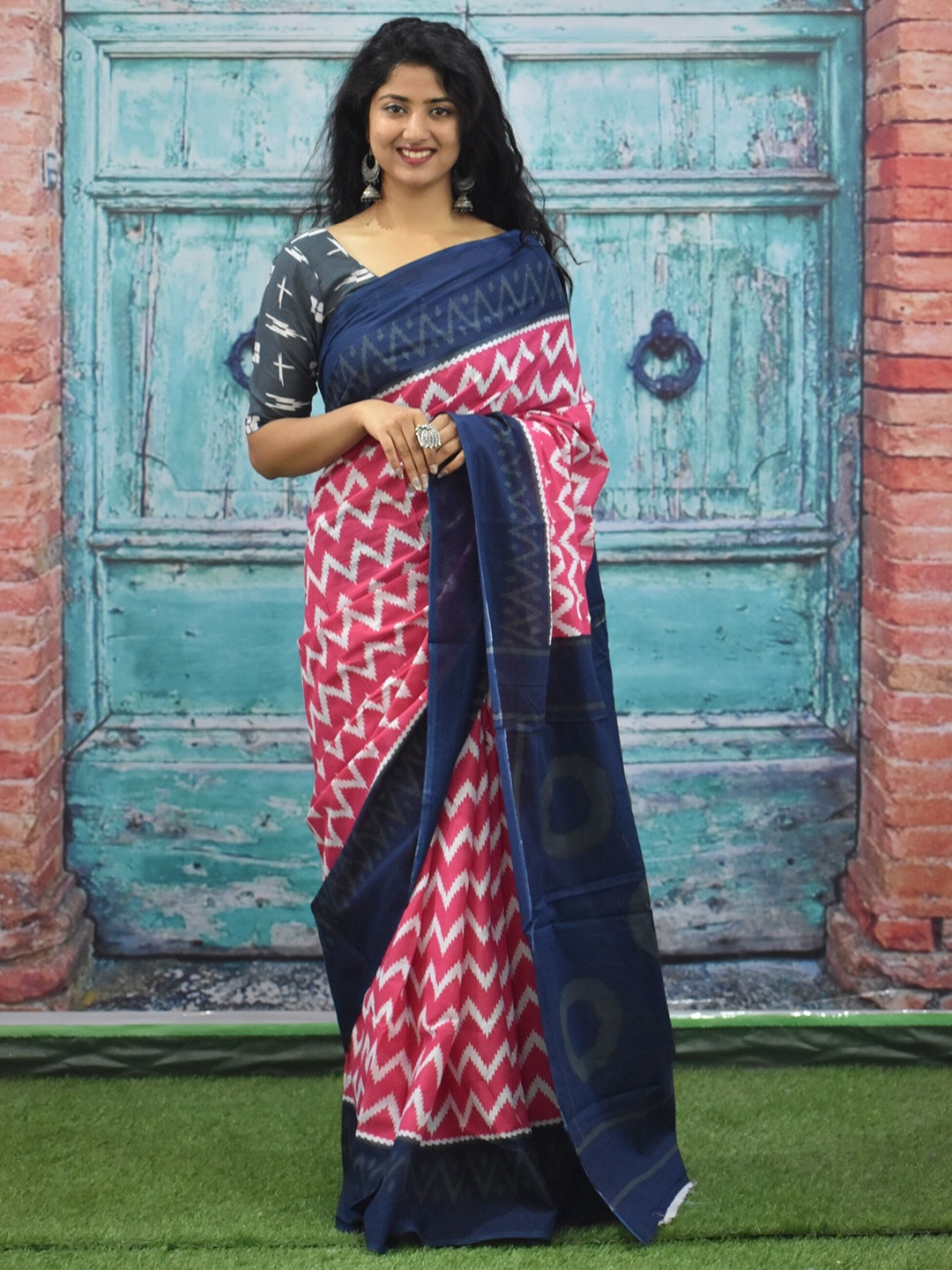 

JALTHER Chevron Printed Pure Cotton Block Print Saree, Pink