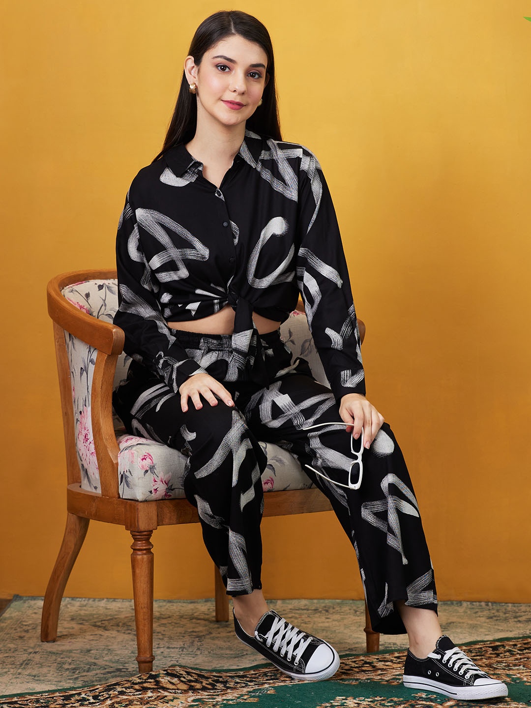 

AV2 Printed Long Sleeves Shirt With Trousers, Black