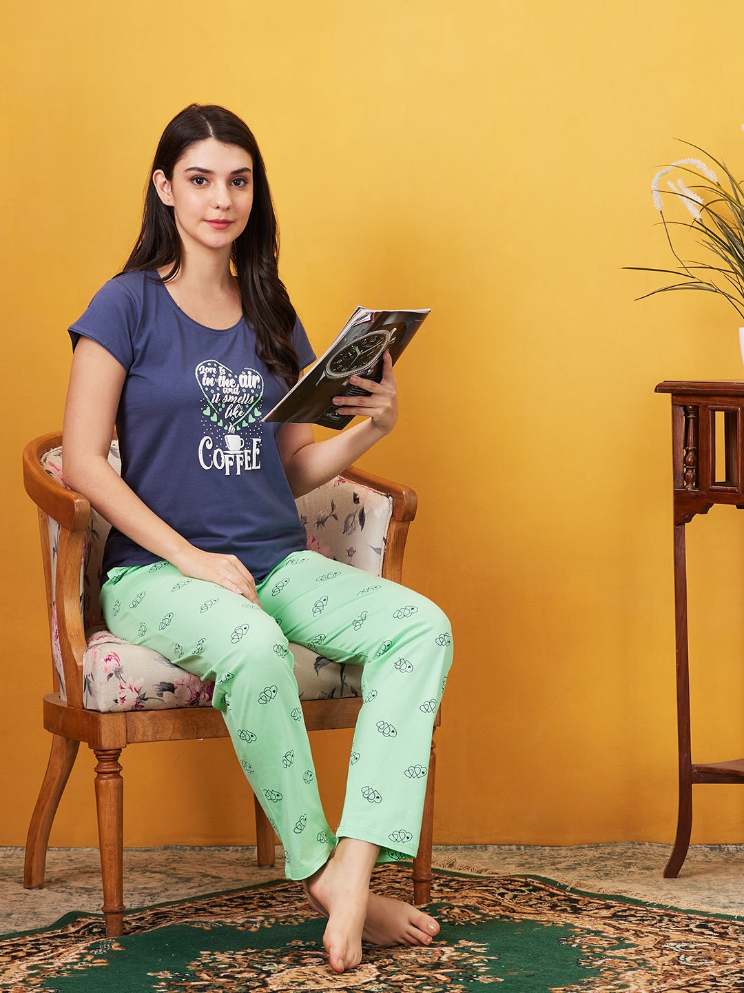 

AV2 Typography Printed Pure Cotton Night suit, Blue