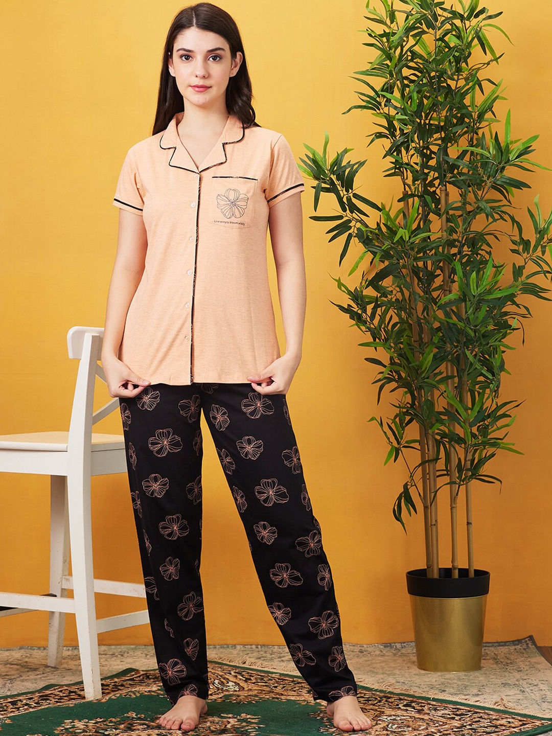 

AV2 Floral Printed Pure Cotton Night suit, Peach
