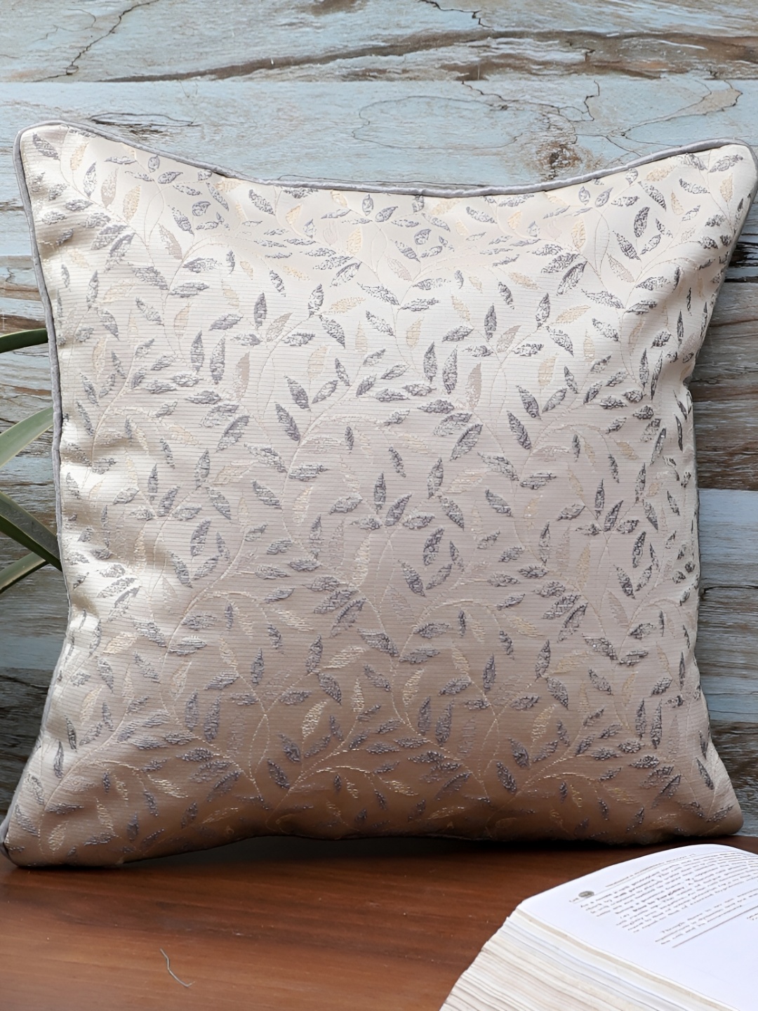 

MFD HOME FURNISHING Silver-Toned Floral Printed Square Cushion Covers