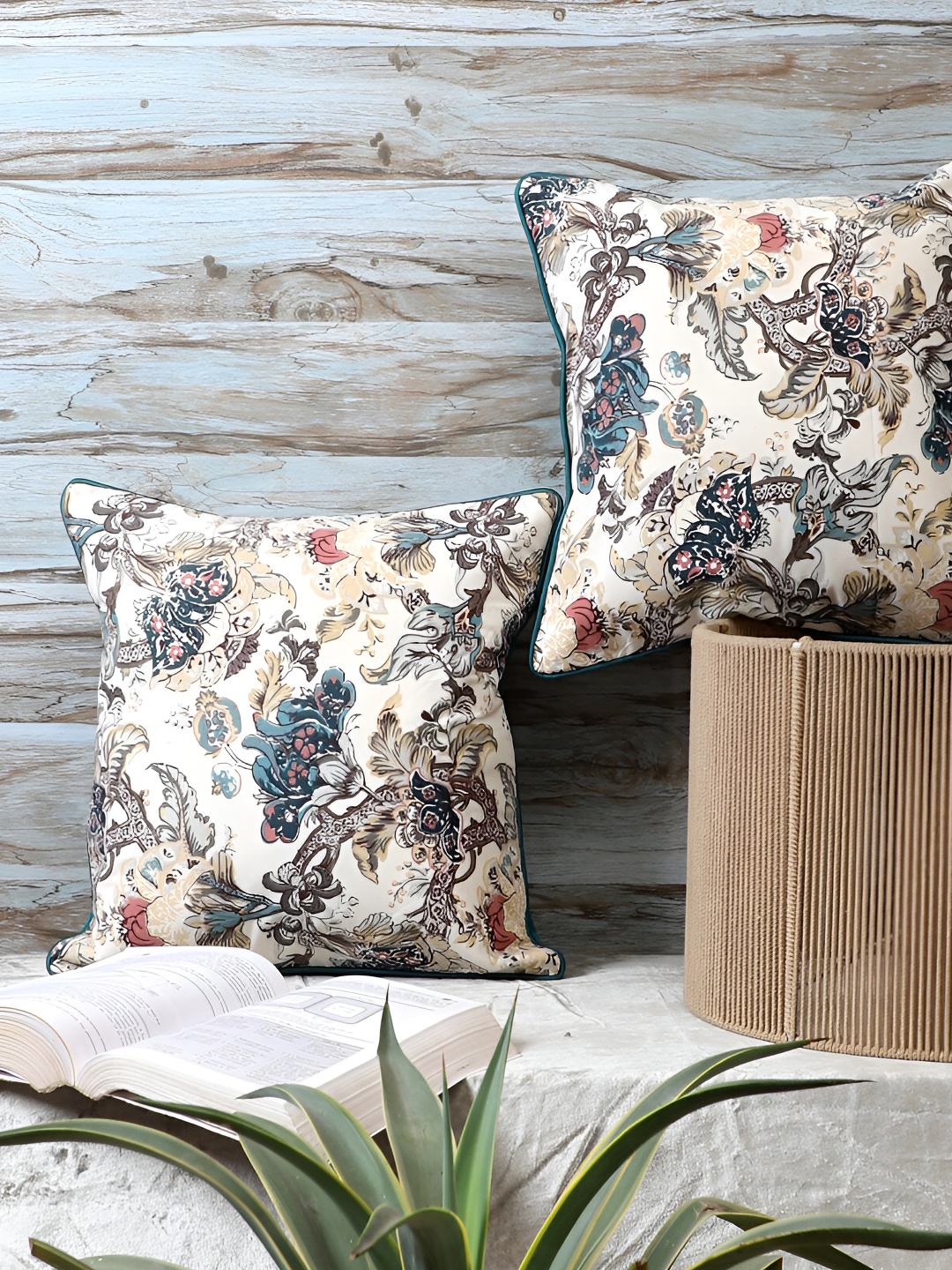 

MFD HOME FURNISHING Grey & Orange 2 Pieces Floral Square Cushion Covers